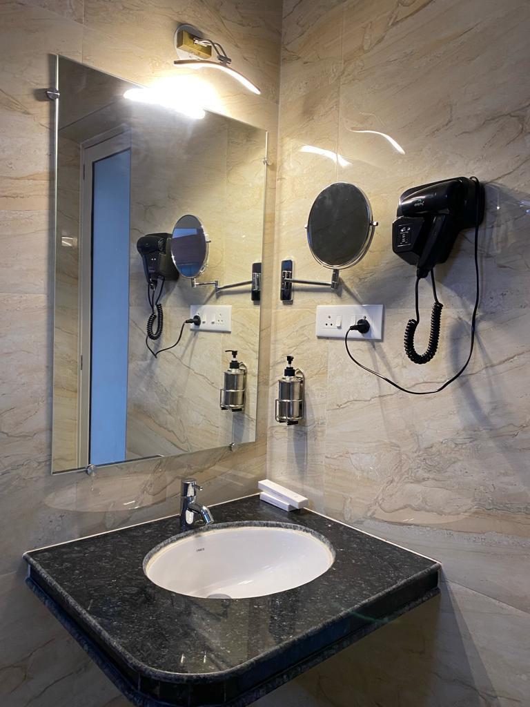 hotel_img