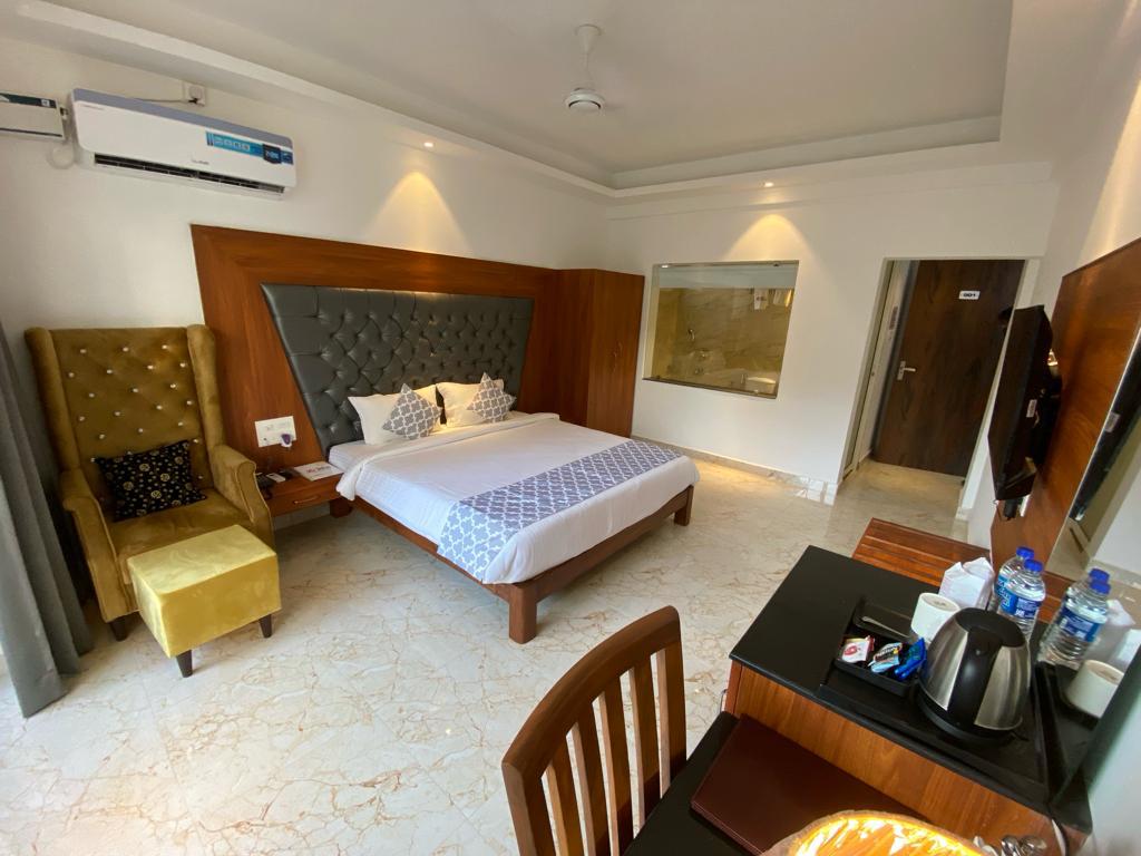 hotel_img
